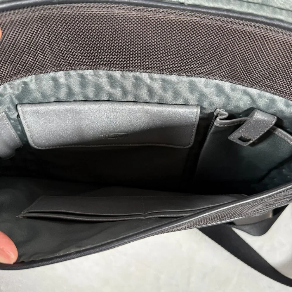 TUMI Spirit of Imagination Messenger Bag Nylon Leather Laptop Organizer 23671D